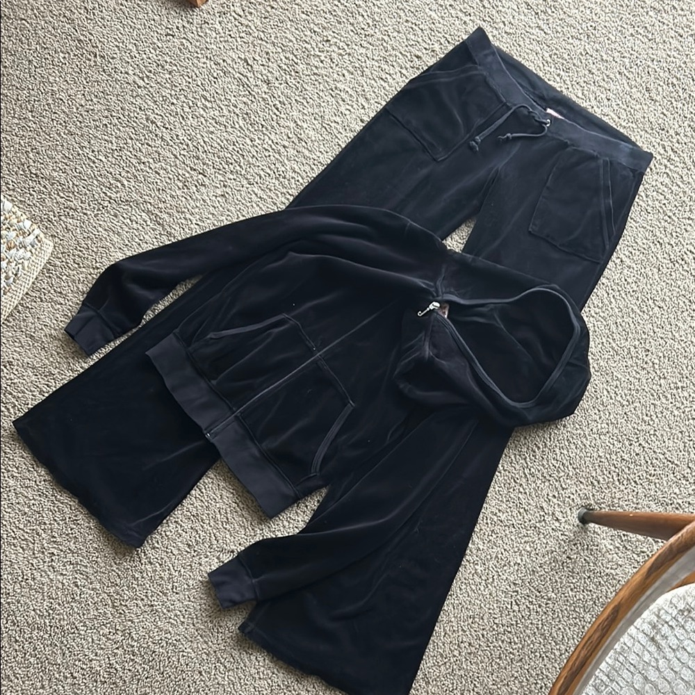 vintage JUICY COUTURE black VELOR tracksuit from 2011